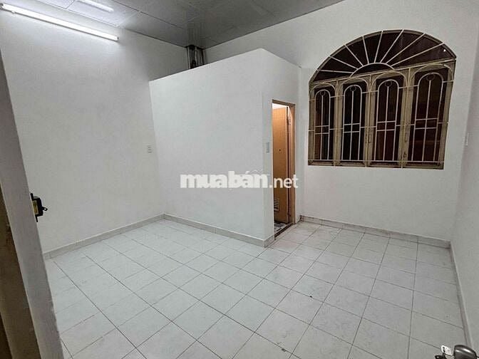 Nhà nguyên căn 2 tầng hẻm xe hơi Bình Thạnh