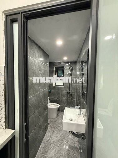 🏦 #G TẬP THỂ TẦNG 2- TRUNG TÂM QUẬN 2 BÀ - Ô TÔ ĐỖ CHÂN CẦU THANG