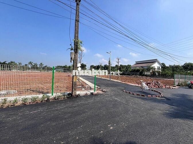 Hàng nóng mới ra- Gía F0 chưa qua đầu tư ngay tại ngã tư lục quân