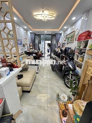 NHÀ ĐÚC 2 TẦNG – ĐƯỜNG XE HƠI 5M – SÁT AEON TÊN LỬA – CHỈ NHỈNH 4 TỶ