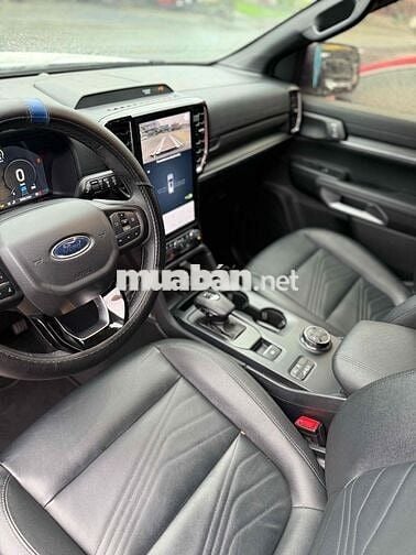 Ford Everest 2023 Titanium 4x4 bao chất