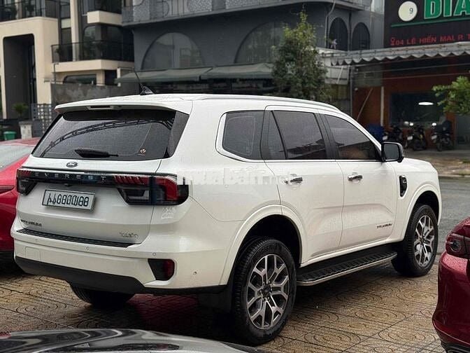 Ford Everest 2023 Titanium 4x4 bao chất