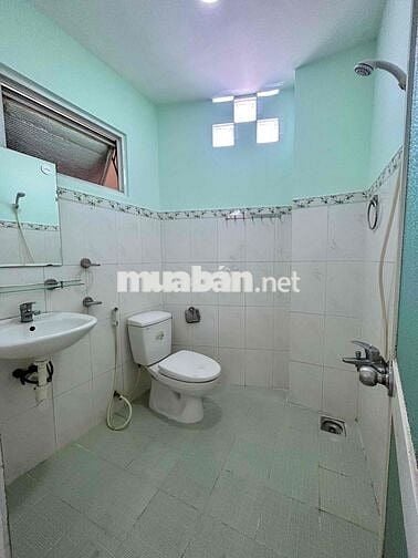 Cho thuê phòng ngay chợ Hoàng Hoa Thám, Tân Bình