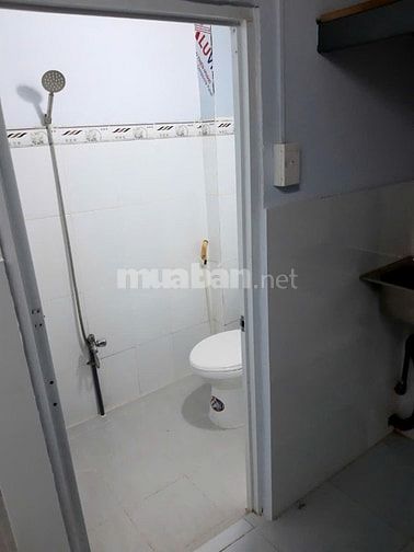 PHÒNG (TẦNG TRỆT) NGUYỄN KHOÁI, P. 1, Q. 4 GIÁ 3 TRIỆU 500