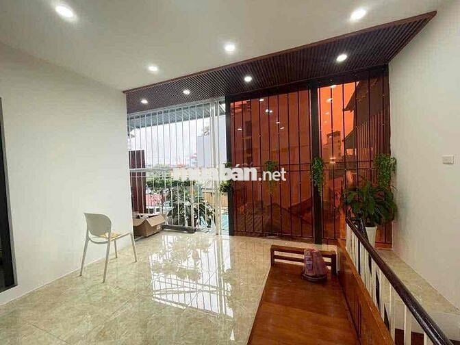 TẬP THỂ - Phố TRẦN KHÁNH DƯ - Tầng 3 - Diện Tích 150m2 - 4PN - 3Wc