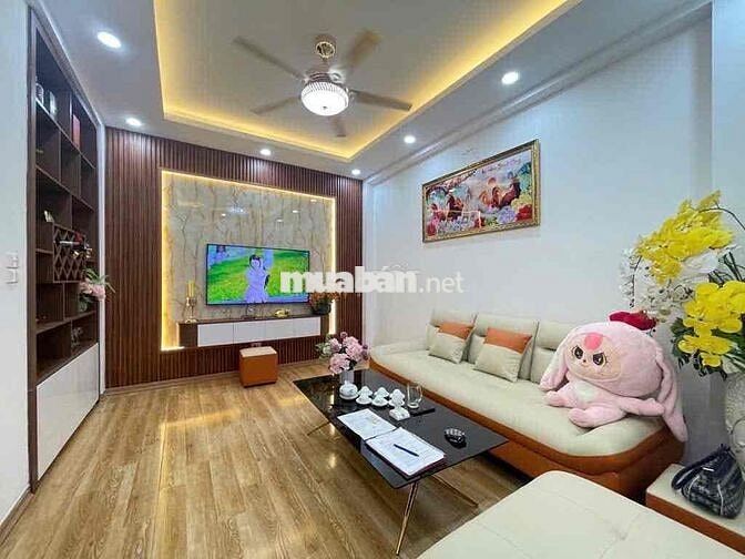 TẬP THỂ - Phố TRẦN KHÁNH DƯ - Tầng 3 - Diện Tích 150m2 - 4PN - 3Wc