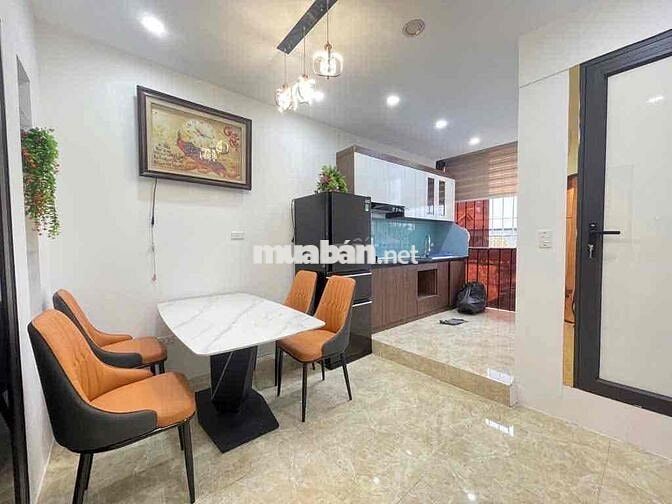 TẬP THỂ - Phố TRẦN KHÁNH DƯ - Tầng 3 - Diện Tích 150m2 - 4PN - 3Wc