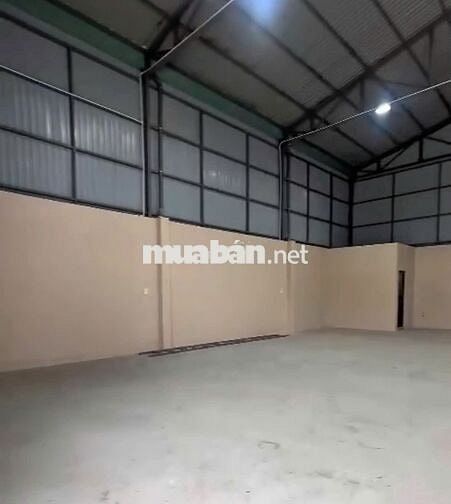 Kho đẹp cần cho thuê gấp ở Đường Hoàng Quốc Việt diện tích 350m2