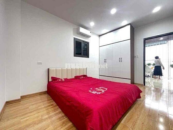 TẬP THỂ - Phố TRẦN KHÁNH DƯ - Tầng 3 - Diện Tích 150m2 - 4PN - 3Wc