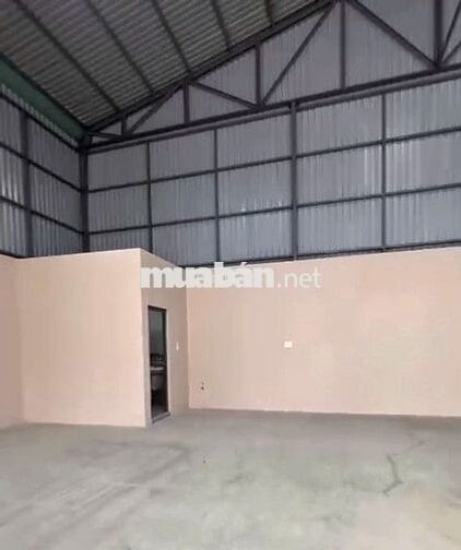 Kho đẹp cần cho thuê gấp ở Đường Hoàng Quốc Việt diện tích 350m2