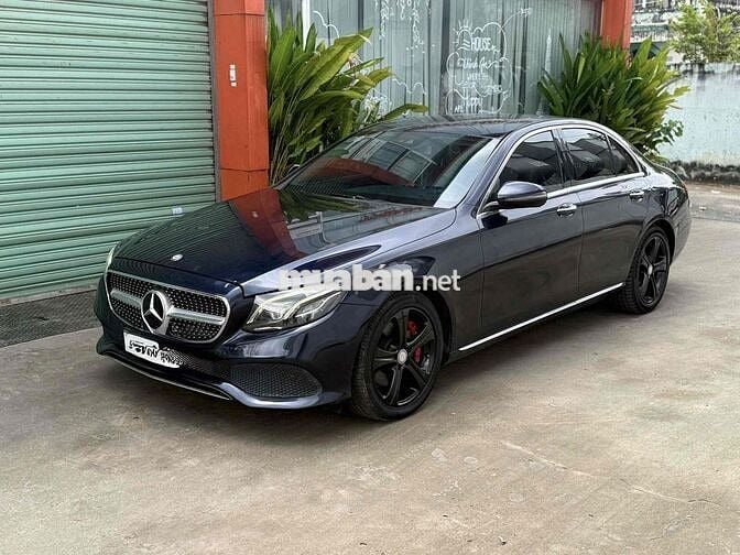 Cần bán gấp Mercedes E250 đời 2016
