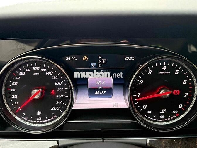 Cần bán gấp Mercedes E250 đời 2016