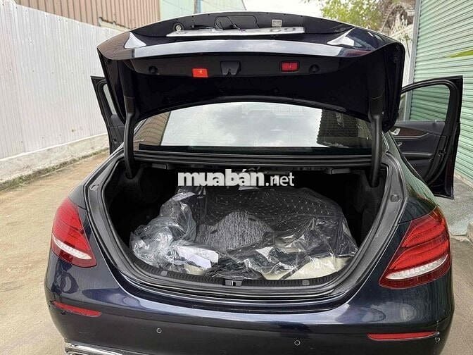 Cần bán gấp Mercedes E250 đời 2016