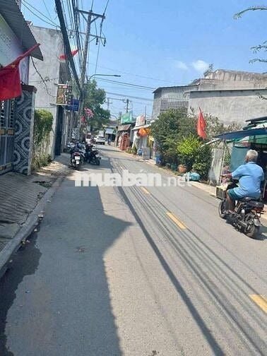 Cho thuê nhà sân xe hơi gần Trung tâm y tế Dĩ An