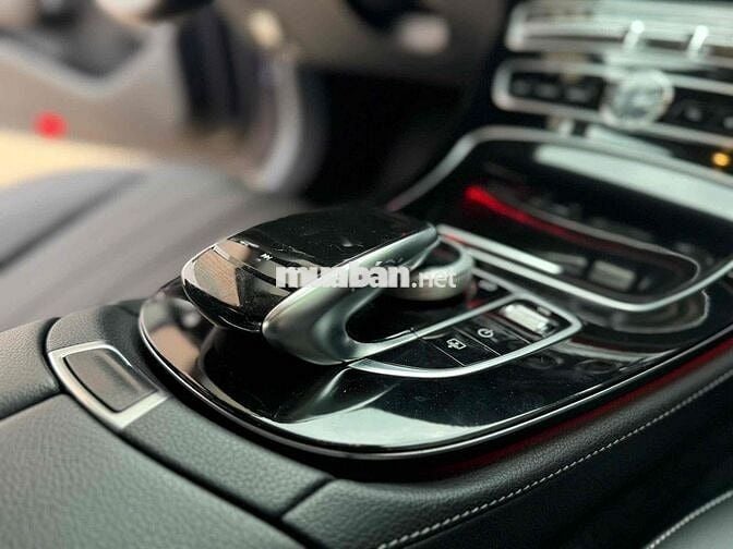 Cần bán gấp Mercedes E250 đời 2016