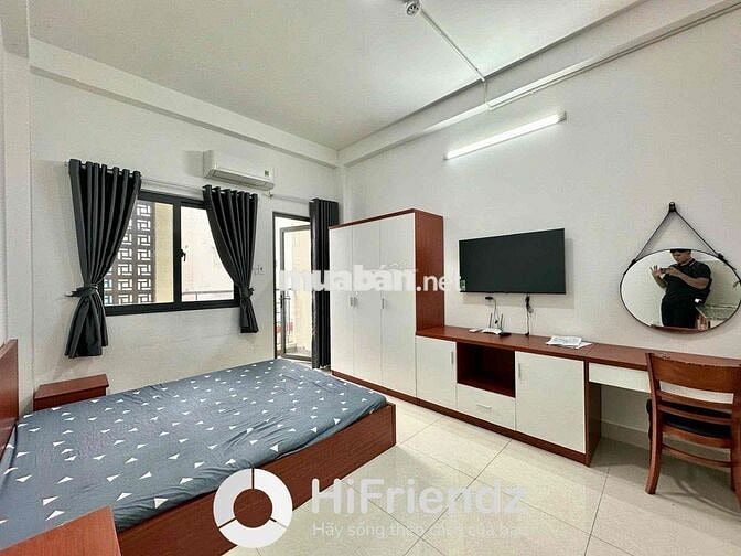 TRỐNG PHÒNG BAN CÔNG - HẺM XE HƠI - NHÀ XE RỘNG NGAY KHU BỜ KÈ Q3