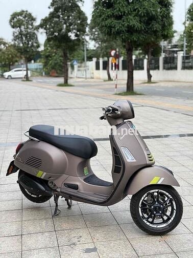 Bán xe Vespa GTS T300 chính chủ tại HN