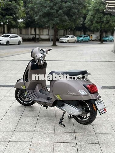 Bán xe Vespa GTS T300 chính chủ tại HN