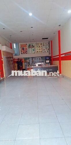 mặt tiền nguyễn tri phương  gần chợ DĨ An 2