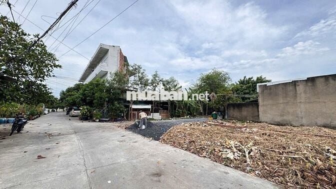 Bán lô đất đẹp, đường 10m Lê Văn Tạo, 80m2 chỉ 2.x tỷ