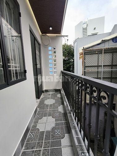 nhà xây mới tại quận 11 vào là ở ngay