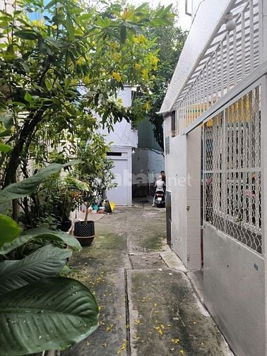 nhà xây mới tại quận 11 vào là ở ngay