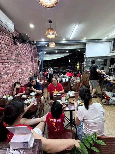 SANG NHƯỢNG MBKD PHỐ VĂN CAO (BA ĐÌNH) 40M x5T - MẶT TIỀN 6M - HÈ 5M. 