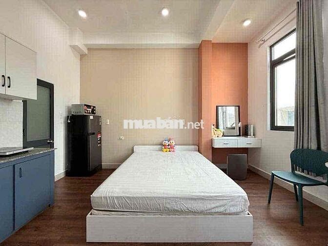 CĂN HỘ FULL NỘI THẤT CỬA SỔ TRỜI TIVI RIÊNG GẦN NGÃ TƯ HÀNG XANH