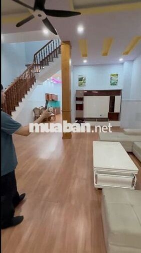 cho thuê nhà 2 lầu 7 phòng ngủ Đông hoà