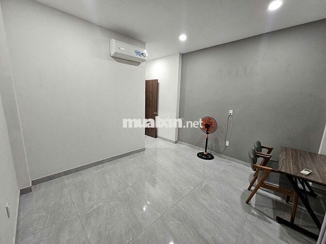 Cho thuê phòng trọ 25m2 kế bên Công viên phần mềm Quang Trung