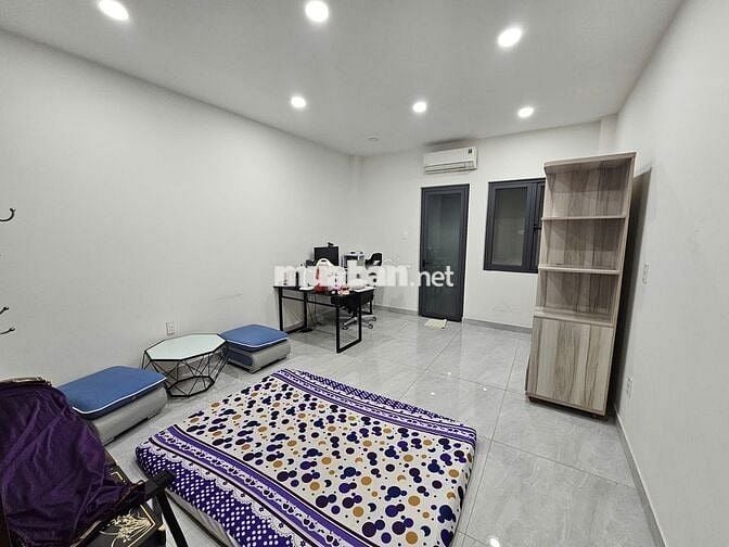 Cho thuê phòng trọ 25m2 kế bên Công viên phần mềm Quang Trung