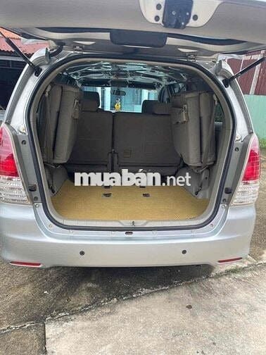 innova 2010 màu bạc