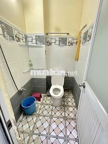 Nhà Mới Đẹp 4,5x12m 1Lầu Đúc (2PN 2WC) Hẻm 5m Thông. Giáp Tên Lửa