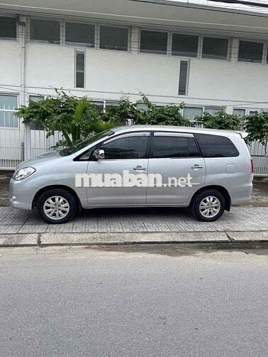 innova 2010 màu bạc