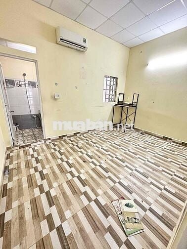 Nhà Mới Đẹp 4,5x12m 1Lầu Đúc (2PN 2WC) Hẻm 5m Thông. Giáp Tên Lửa