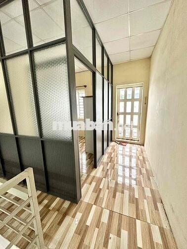 Nhà Mới Đẹp 4,5x12m 1Lầu Đúc (2PN 2WC) Hẻm 5m Thông. Giáp Tên Lửa