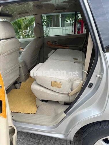 innova 2010 màu bạc