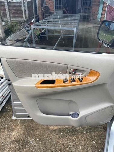 innova 2010 màu bạc