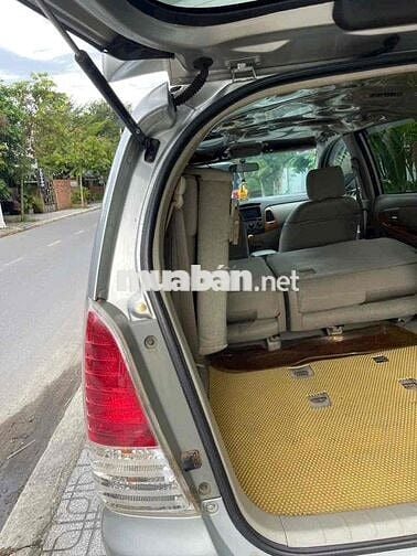 innova 2010 màu bạc