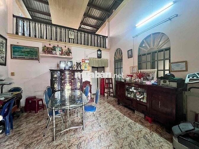 NHÀ CẤP4 DT KHỦNG 172m2 ngang 8M, TT HÓC MÔN - GIÁ TỐT GẤP BÁN