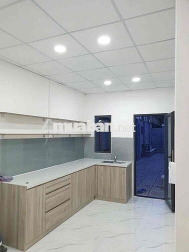 Nhà cho thuê nguyên căn sân vườn khu Cư Xá Điện Lực