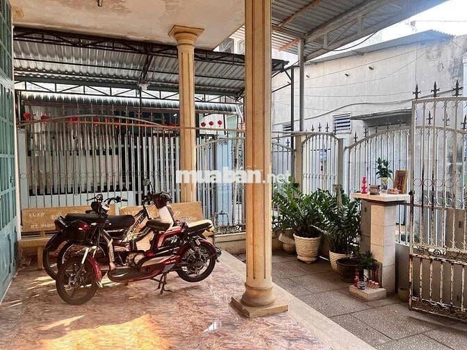 NHÀ CẤP4 DT KHỦNG 172m2 ngang 8M, TT HÓC MÔN - GIÁ TỐT GẤP BÁN