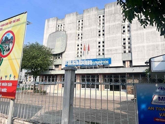 NHÀ CẤP4 DT KHỦNG 172m2 ngang 8M, TT HÓC MÔN - GIÁ TỐT GẤP BÁN