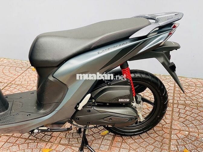 HONDA  VISION PHIÊN BẢN THỂ THAO BÁNH LỚN  5000KM
