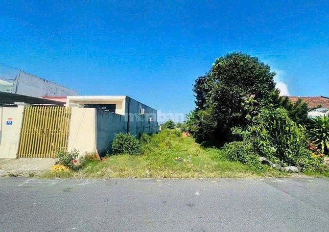 Mặt Tiền Kinh Doanh đường nhựa 8m Thị Trấn Củ Chi 273m2 Sổ Hồng Riêng