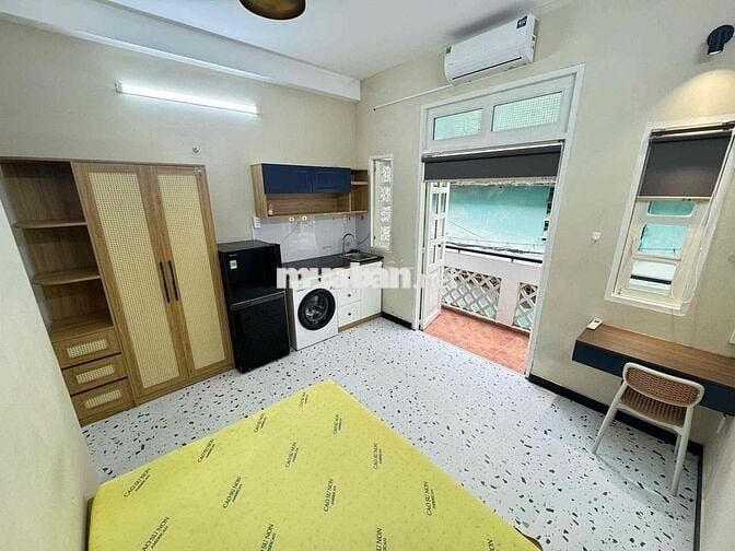 phòng studio ban công decor chẳng khác gì homestay