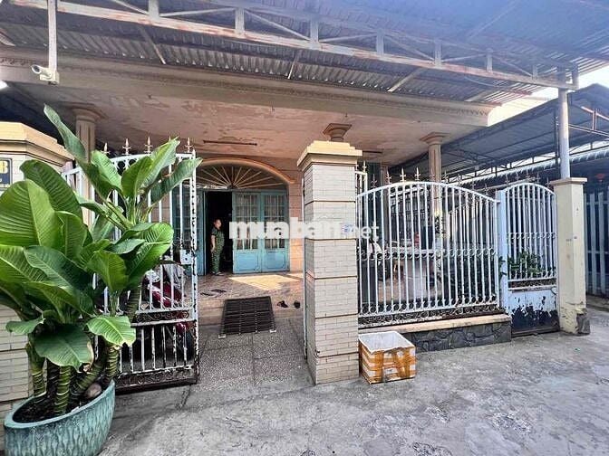 NHÀ CẤP4 DT KHỦNG 172m2 ngang 8M, TT HÓC MÔN - GIÁ TỐT GẤP BÁN