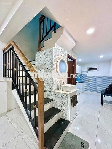 Bán nhà (4x10m) sẵn kết cấu Nơ Trang Long HXH tới nơi gần chợ Bà Chiểu