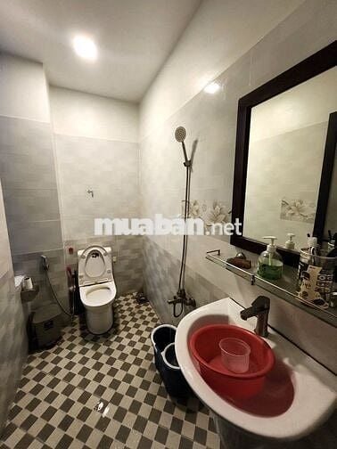 Mặt hẻm 12M Đường D5_4 x 18_8 Phòng làm việc, 6wc Giá 36Tr__Thang Máy