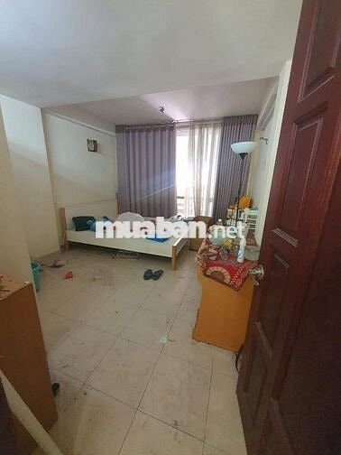 3PN, 3WC. Hẻm xe hơi Bà Hạt - Nguyễn Kim, Q10. DT: 3.8x10m, 2 lầu ST